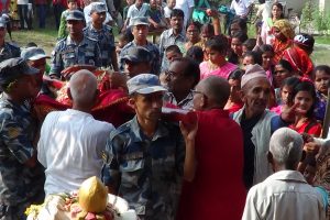 भित्र्याइयो भगवति मन्दिरमा फूलपाति