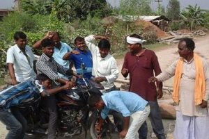 महोत्तरीमा मोटरसाईकल चलाउन रोक, हजारौं लिटर इन्धन नष्ट