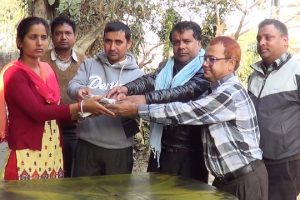 शिक्षक यादवलाई यूपियसको आर्थिक सहयोग