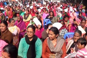 ईनरुवामा जनताका माझ संविधान कार्यक्रममा उल्लेख्य सहभागिता