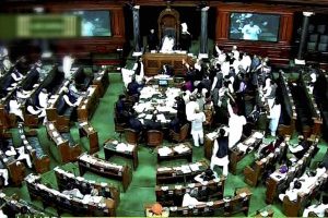 मोदी विरुद्द संसदमा हंगामा मच्चाउँदै कंग्रेस