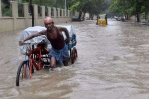 भारतको चेन्नईमा बाढीका कारण १ सय ८८ जनाको मृत्यु