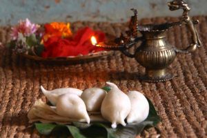 नेवारी समुदायसँग योमरी पूर्णिमा मनाउँदै