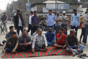 प्रहरीले सुरक्षा दिन नसकेको भन्दै इनरुवाका ब्यापारी सडकमा