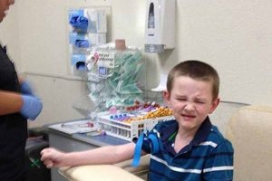 विस्तारै ढुंगा बन्दैछन् यी दश वर्षे बालक