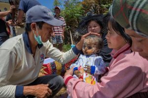 संसारकै विचित्रको ठाउँ – जहाँ मृत्युपछि दाहसंस्कार नगरी लाशलाई घरमा राखिन्छ नपत्याए हेर्नुस फाेटाेफिचर