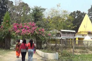 सुनसरीको रामधुनी मन्दिरमा दर्शनार्थीको बाक्लो भीड
