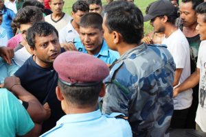 झिंगा आतंकले सिङगाे गाउँ प्रताडित : चार बालबालिका सिकिस्त : स्थानीय प्रतिरोधमा : प्रहरीदवारा बल प्रयाेग