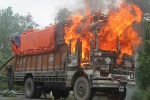 नेपाल बन्दको क्रममा ट्रकमा आगजनी,छ जना पक्राउ