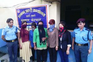 भेडेटारबाट पाँच याैनकर्मी सहित गिराेह नै पक्राउ