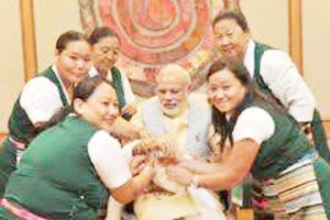 मोदीलाई नेपाली चेलीको राखी