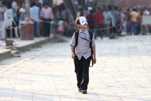 एउटा सानो बालक जसको “सपना छ ठुलो” (भिडियो सहित)