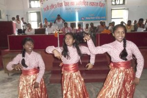 प्रतिभाका धनी बालबालिकाले निर्धक्क प्रस्तुती गर्छन