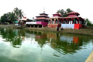 प्रसिद्ध शक्तिपीठ छिन्नमस्तामा भक्तजनको घुइचो