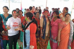 इनरुवामा महिलाहरुको सद्भाव होली