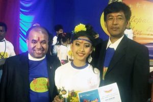 नेपाल गोल्डेन आईडलको उत्कृष्ट ५ मा इटहरीकि सुमिना श्रेष्ठ (भिडियो सहित)