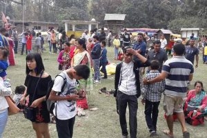 तस्बिरमा रामधुनी मन्दिरको मेला