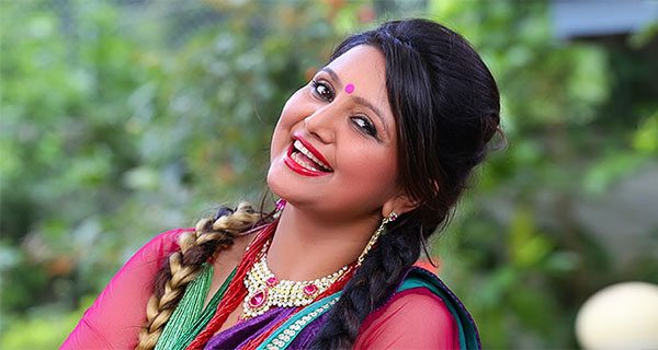 यस्तो छ दीपाश्री निरौलाको सुन्दरताको राज