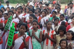 कोशीमा उराँबको करम महोत्सव मनाउँदै