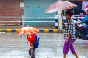 चार प्रदेशमा आज पनि वर्षा, काठमाडौंमा दिउँसोदेखि पानी पर्ने