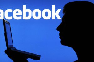 फेसबुकले नाम परिवर्तन गर्दै