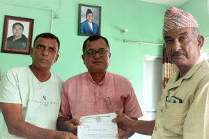 घाट निर्माणमा सहयोगको आग्रह गर्दै नगर प्रमुखलाई ज्ञापन