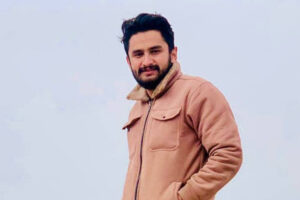 प्रहरी नियन्त्रणमा रहेका कलाकार पवन खतिवडालाई छाेडियाे