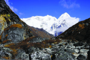 पर्यटकको गन्तव्यस्थल बन्दै ताप्लेजुङका हिमाल र पहाड
