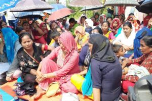 झापामा लघुवित्तबाट पीडित महिलाहरु आन्दोलित