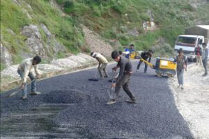 हिले–छिन्ताङ त्रिवेणी सडकको काम धमाधम