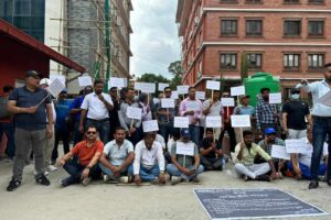 अन्यायमा पारिएको भन्दै भन्सार एजेन्टका प्रतिनिधि आन्दोलित
