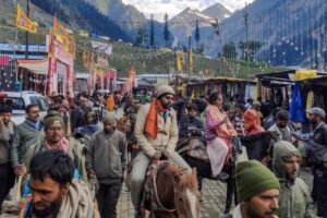 ६७ हजार भक्तजनद्वारा अमरनाथमा पुजा, अर्चना