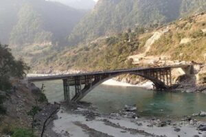 खाेटाङमा शिलन्यास गरेकाे १० वर्षमा बन्यो फोक्सिङटारको पक्की पुल, सडक नबन्दा उपयोगविहीन