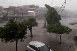 आजकाे माैसम : काेशी प्रदेशमा हावाहुरी सहित वर्षा, सचेत रहन आग्रह