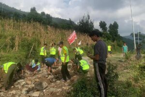 विशेष रुपान्तरण अभियान : सोलुखुम्बुमा माओवादीले निर्माण गरे सार्वजनिक सडक