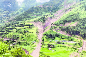 पाँचथरकाे हिलिहाङको मालबाँसे बस्ती पहिरोको जोखिममा