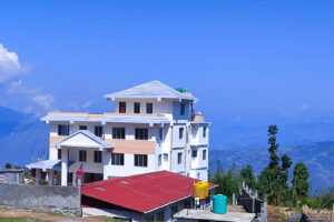 दसैँको मुखमा प्रमुख प्रशासकीय अधिकृत घर हिँडेपछि दिप्रुङ चुइचुम्मा गाउँपालिकामा कर्मचारीकाे तलब राेकियाे