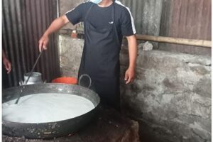प्रहरीको जागिर छाडेर दुग्ध व्यवसाय, मनग्य आम्दानी