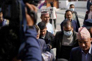 अदालतले भन्यो–महरा बिरामी छन्, अस्पताल लैजानू
