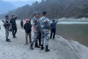 सुनकोसीमा बेपत्ता ३ बालबालिका खोज्न बिहानैबाट सशस्त्रको गोताखोर परिचालन