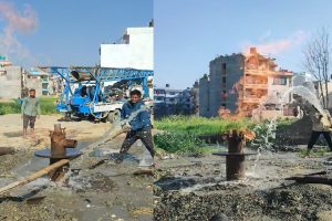 पानीको बोरिङ खन्दा निस्कियो आगो